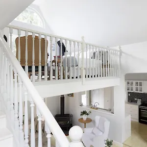 https://villa-the-chapel-luxury-estate-for-6-people.hotelssunshinecoast.net